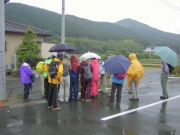 雨の観察会　衣笠市民館前