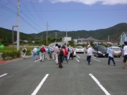 快晴のもと衣笠市民館を出発