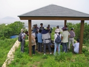 笠山頂上四阿での自然解説