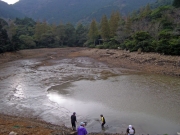 水抜き後の滝頭下池