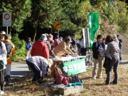 新本坂トンネル横広場で受付