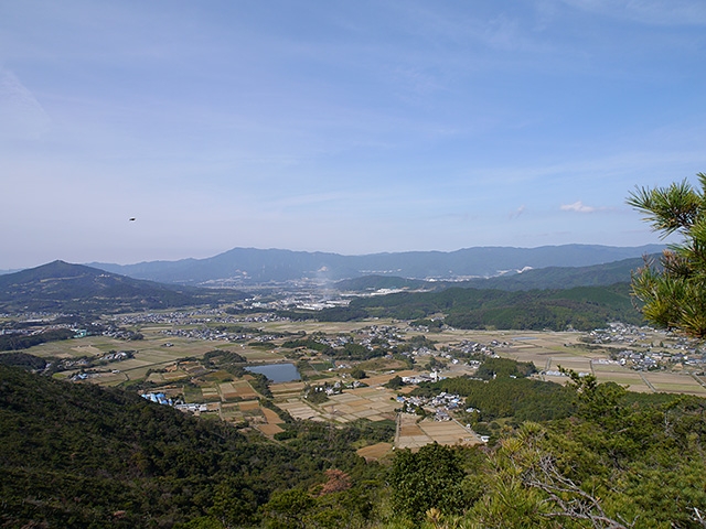 反射板から雨生山頂までの尾根からの眺望