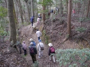 灰ノ峠からふるさと公園内へ 灰ノ峠からふるさと公園内へ